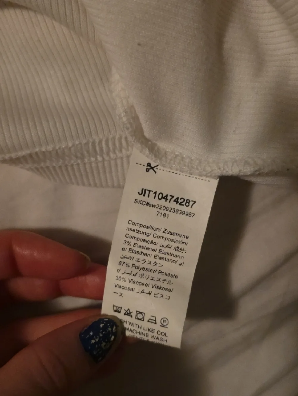 FRIENDS Tank Top - Picture 6 of 7